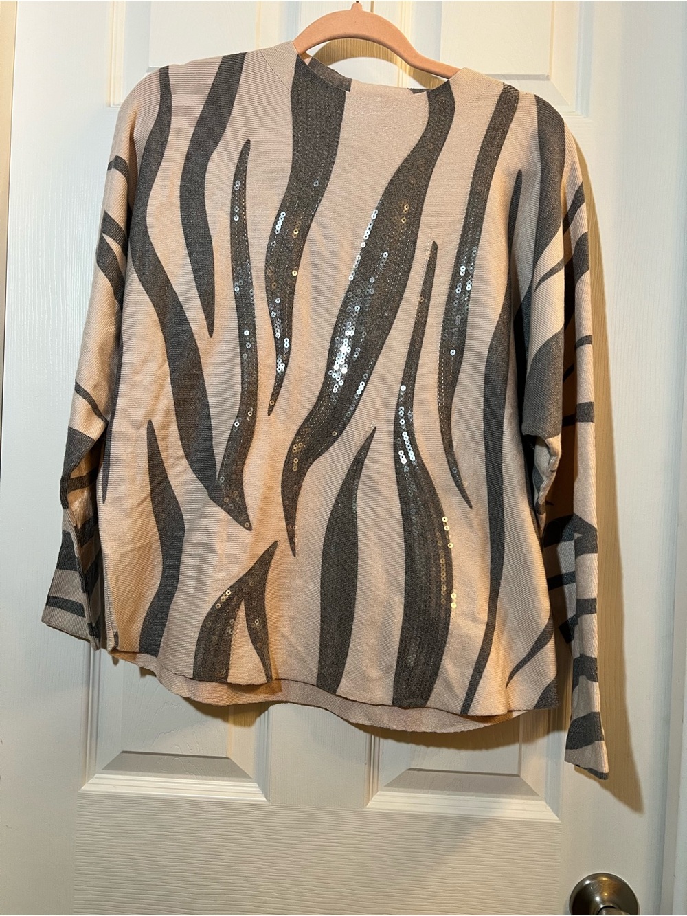 🦋 Sioni Taupe & Charcoal Sequin Zebra Stripe Crew Neck Sweater size medium